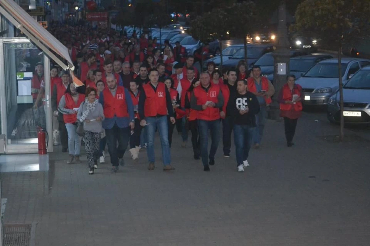 PESTE 600 DE PESEDISTI AU MARCAT IN STRADA INCEPEREA CAMPANIEI PENTRU TURUL II