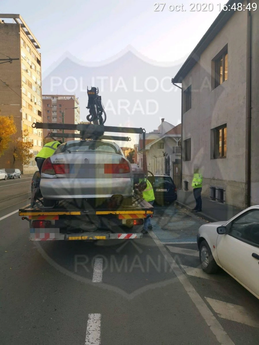 Peste 8.000 de lei, „strânşi“ de poliţiştii locali în doar zece zile de la arădenii care parchează neregulamentar