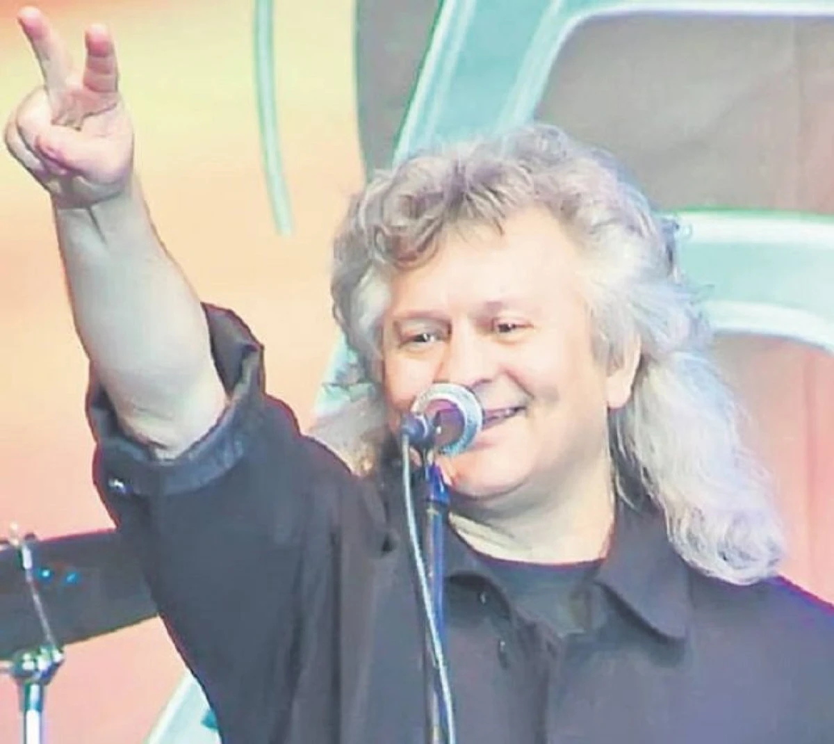 Petre Magdin are nevoie de încurajările fanilor. Artistul a suferit un atac cerebral