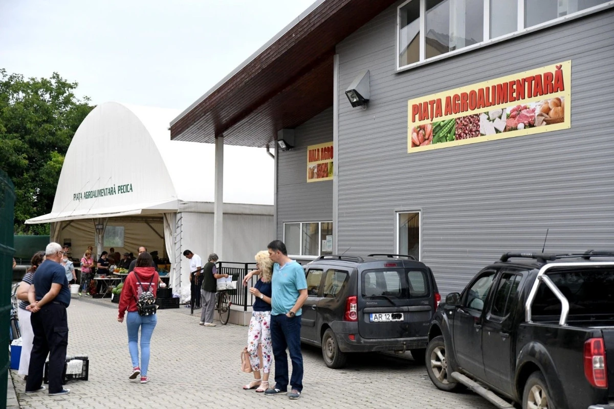 Piața agroalimentară din Pecica trece la program de cinci zile pe săptămână