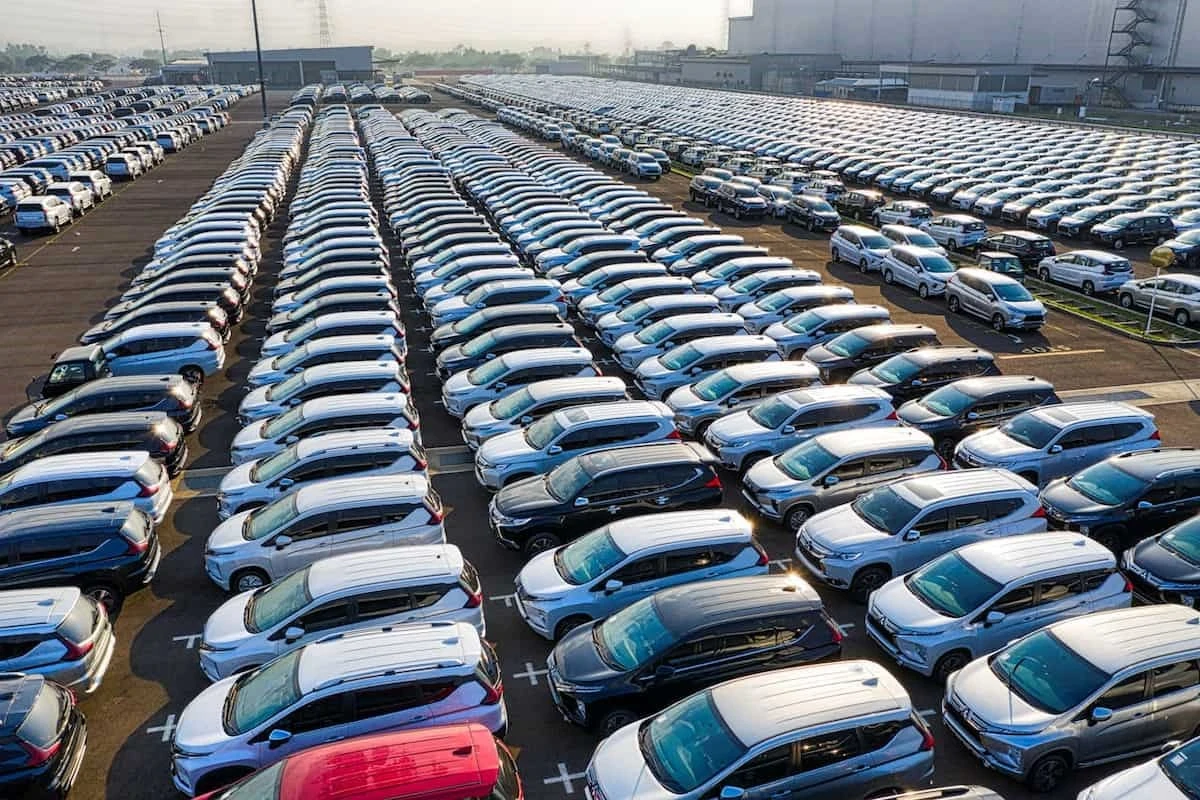  Piaţa auto, în cădere liberă: înmatriculările de maşini noi au scăzut cu 37% în primele 8 luni ale anului 
