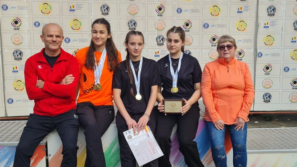 Pistolarele arădene au țintit podiumul național la categoriile tineret și senioare (FOTO)