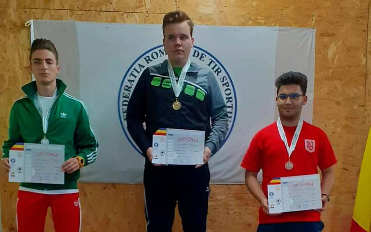 Pistolarii arădeni au început ca din puşcă sezonul de glonţ: podiumuri la prima etapă, de la Bucureşti!