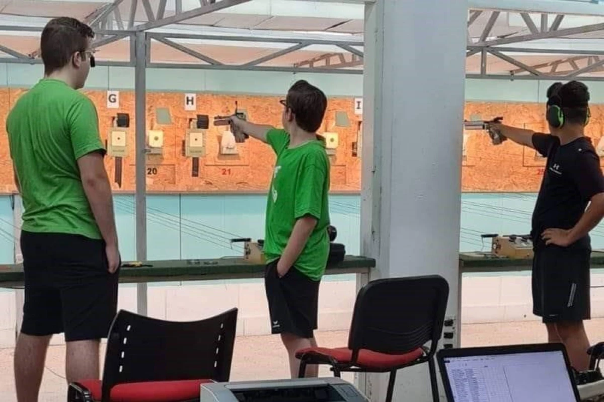 Pistolarii arădeni au țintit locuri fruntașe la etapele naționale de aer comprimat