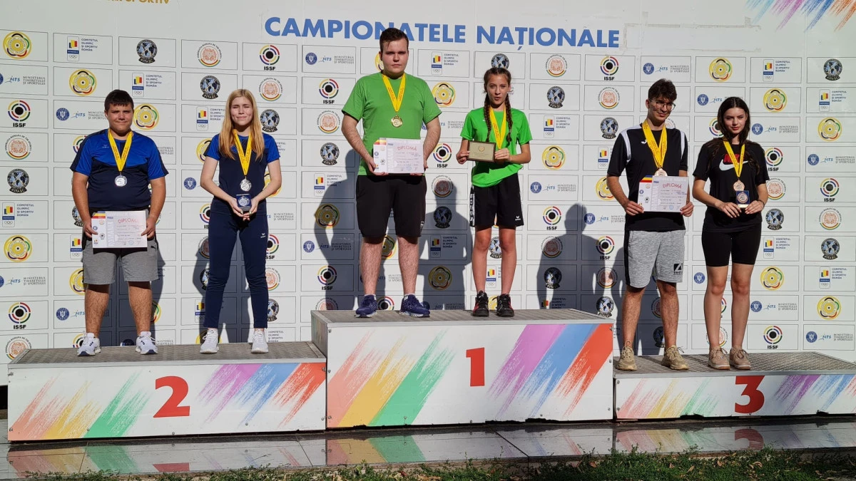 Pistolarii arădeni au țintit medalii la juniori II: Luca Joldea, de patru ori pe podium!