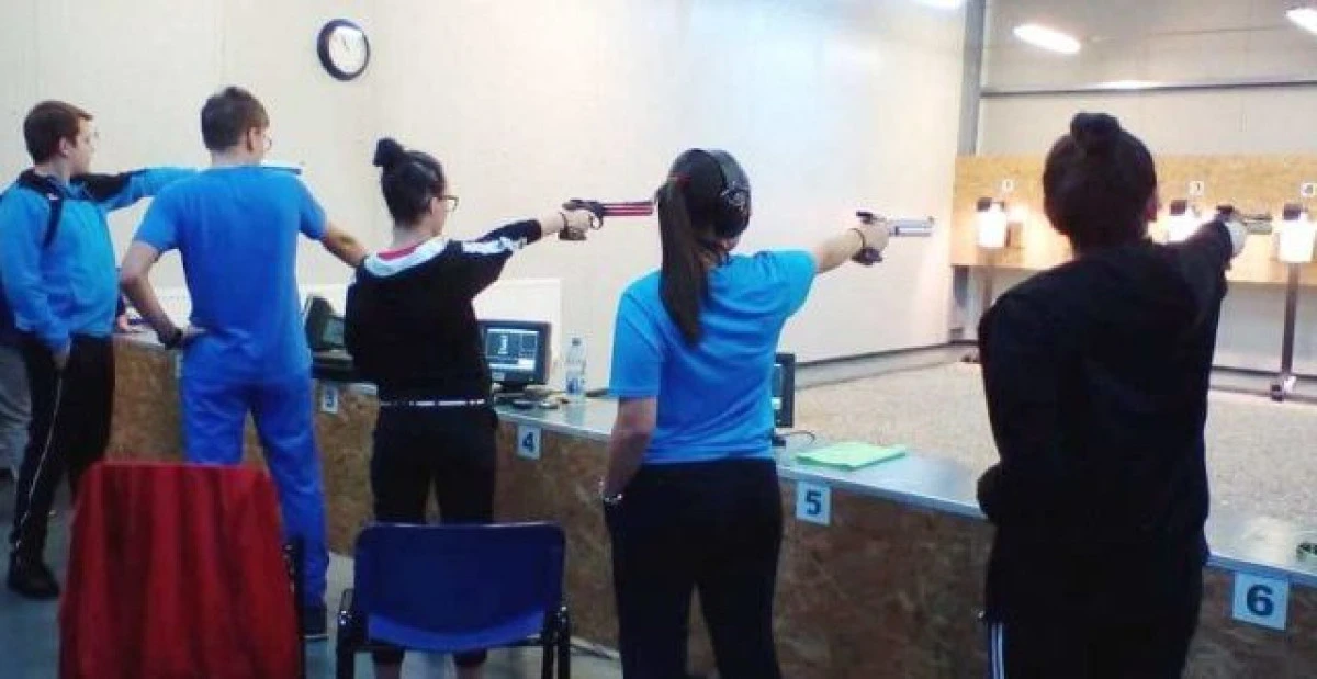 Pistolarii arădeni pregătesc debutul de an, iar Luca Joldea țintește finala europeană a juniorilor