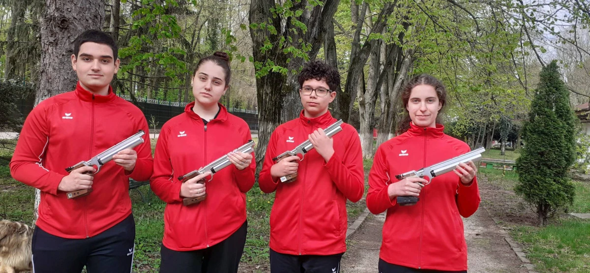 Pistolarii au împușcat medalii de Florii! Echipele de la CSM Arad sunt vicecampioane naționale la juniori II (FOTO)