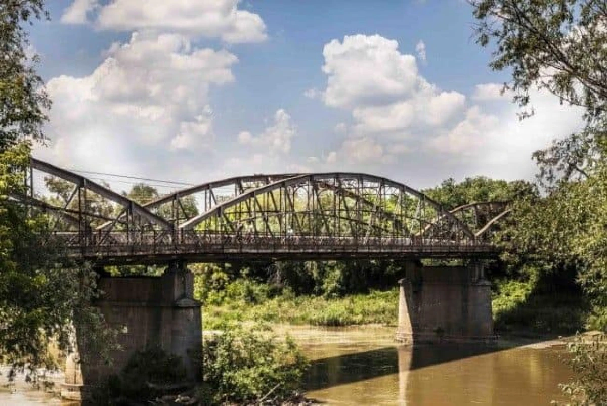 Podul istoric din Lipova, redeschis pietonal pe un culoar de siguranţă, pe perioada reabilitării