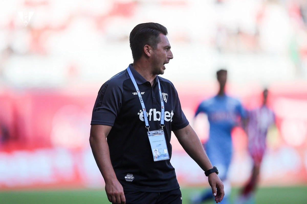 Poenaru nu mai acceptă alibiuri, la UTA: „Suntem datori față de fani și club, mergem la Botoșani să câștigăm!“
