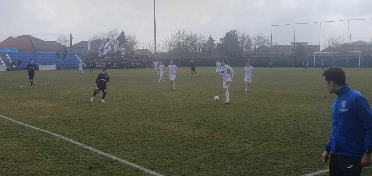 Poli Timișoara și fanii ei au dat recital la Arad, dar doar în Liga a III-a! Viitorul a fost victimă sigură (FOTO)