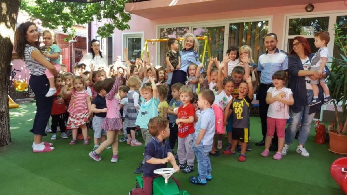 Polițiștii arădeni au desfășurat acțiuni preventive în mai multe școli din județ