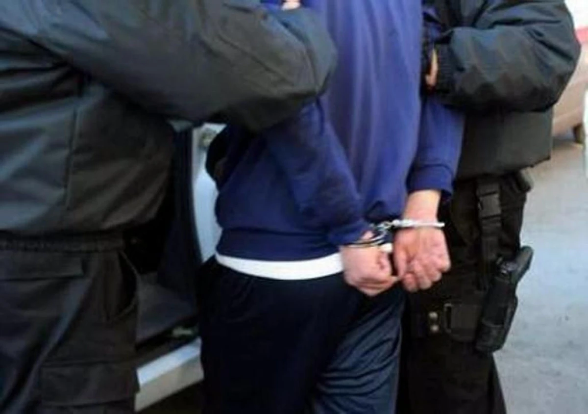 Polițiștii arădeni au reținut un proxenet, căutat de autoritățile din Franța