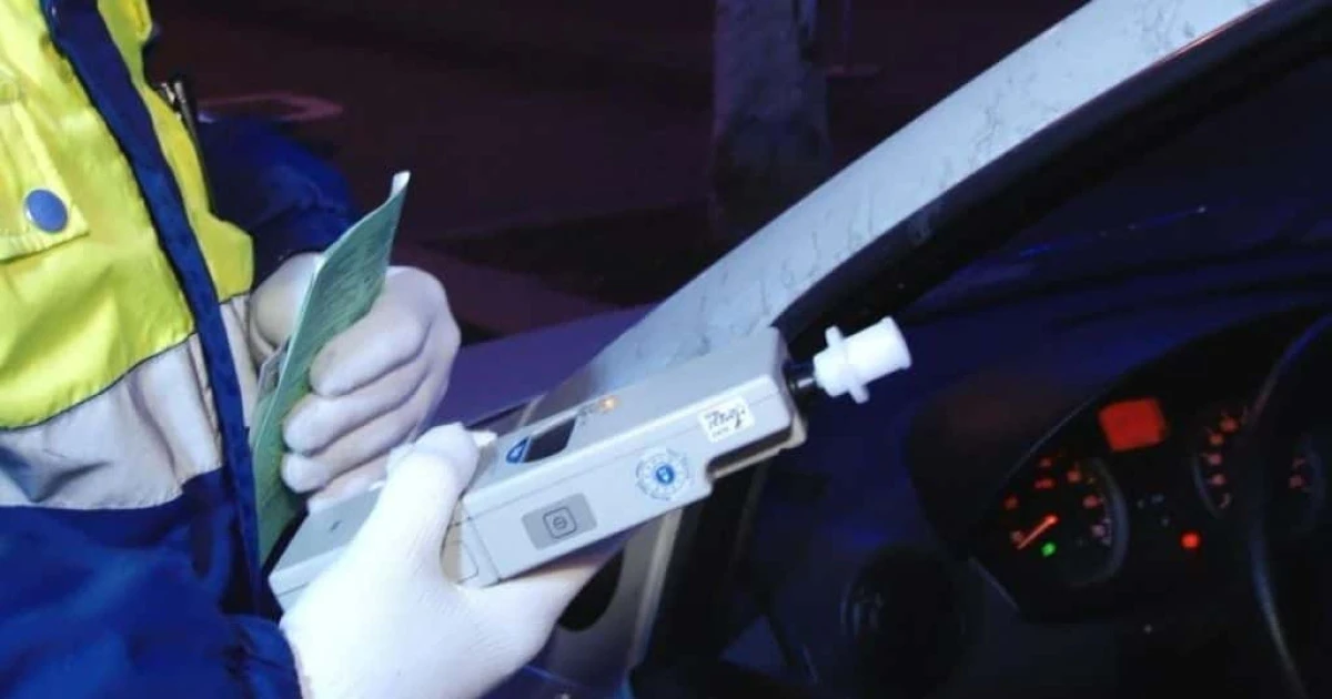 Polițiștii arădeni au reținut un șofer care avea o alcoolemie record, de 1,61 mg/l, dar și permisul suspendat