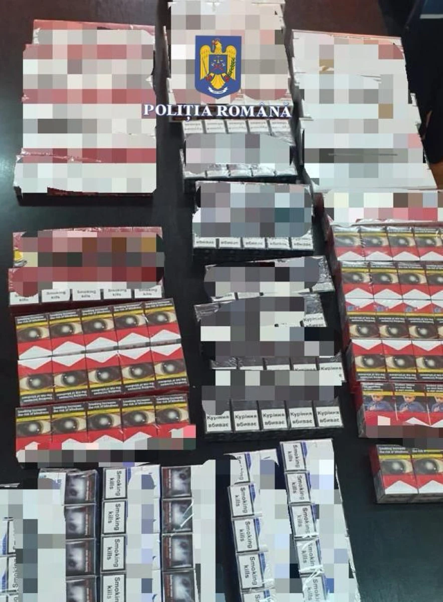Polițiștii au confiscat mașina unui arădean, după ce au găsit sute de pachete de țigări de contrabandă