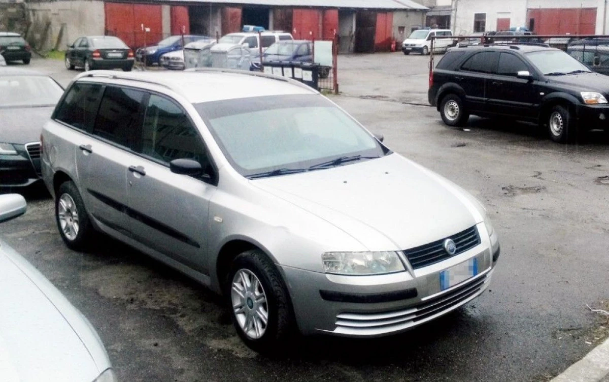 POLITISTII AU DEPISTAT PE DRUMUL ARAD - PECICA UN AUTOTURISM CAUTAT DE AUTORITATILE ITALIENE