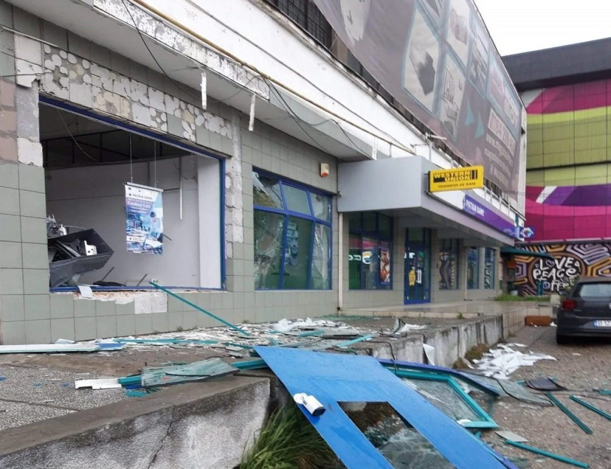 Polițiștii au identificat persoanele bănuite de comiterea celor 5 cazuri de furturi din bancomate prin explozie, înregistrate anul acesta