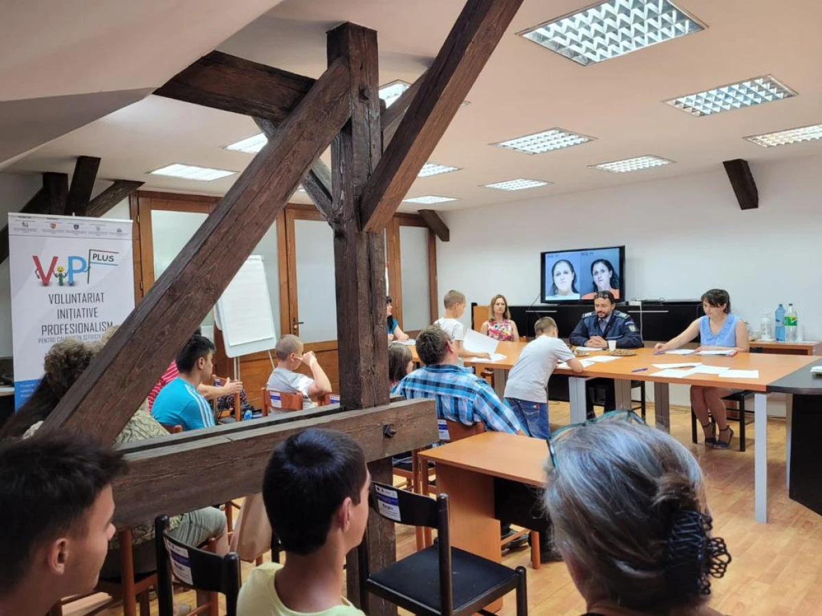 Polițiștii au stat de vorbă cu copiii din sistemul de protecție socială