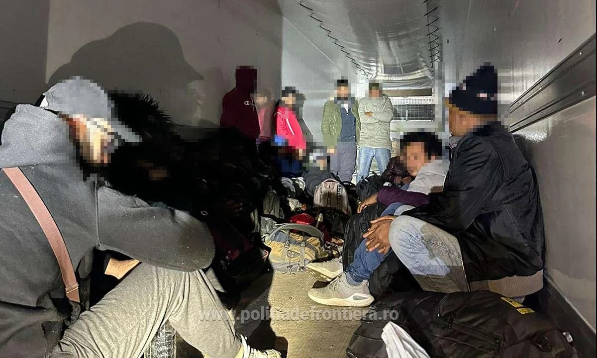 Polițiștii de frontieră arădeni au găsit 35 de refugiați, ascunși în trei TIR-uri, în apropiere de vamă