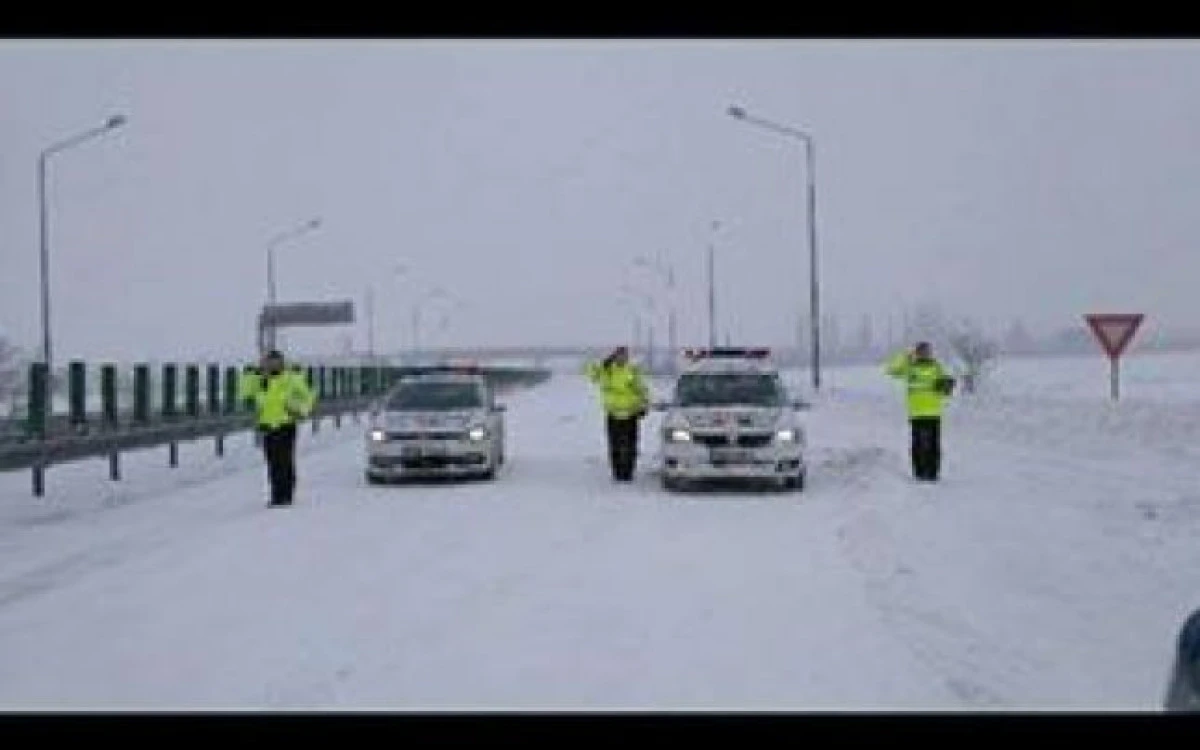 Polițiștii de la Rutieră și-au omagiat colegul ucis în Maramureș