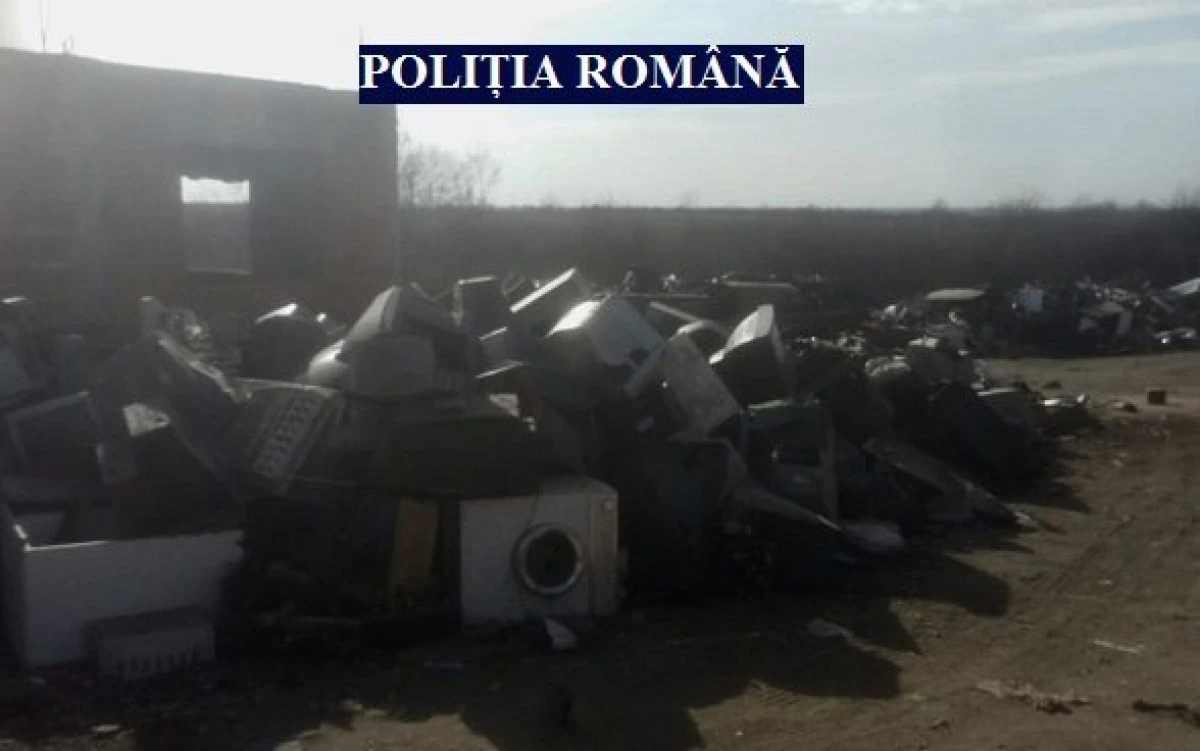 Polițiștii din Ineu au confiscat peste 26 de tone de fier vechi