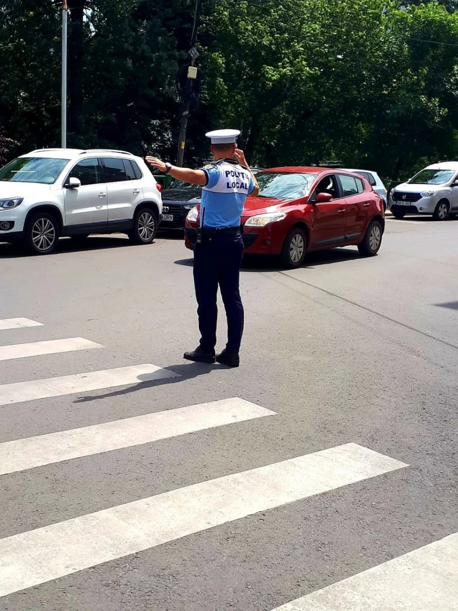 Poliţiştii locali asigură ordinea publică la „Street Food Festival”