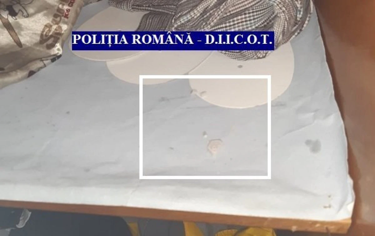Polițiștii SCCO au prins în flagrant un traficant care vindea droguri, în Chișineu-Criș