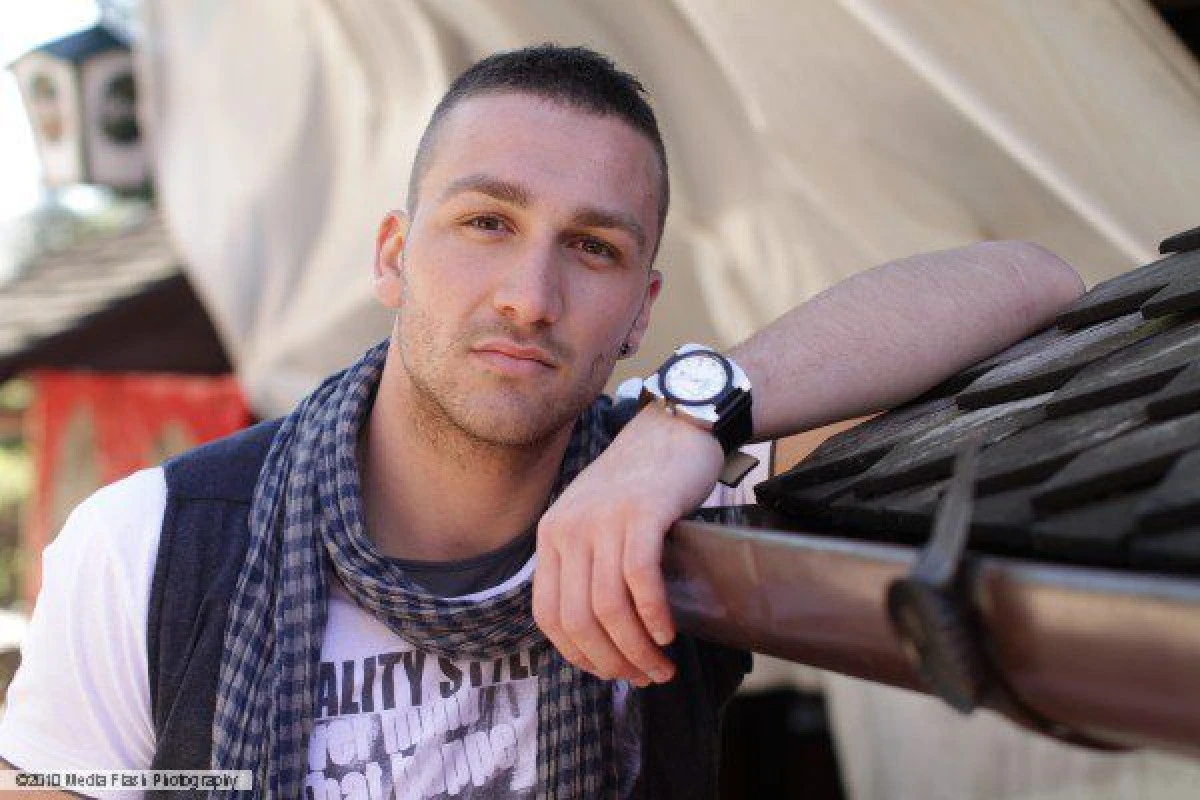POLOIST ARADEAN, BATUT CU BESTIALITATE DE UN POLITIST. TANARUL SE AFLA IN COMA LA SPITAL
