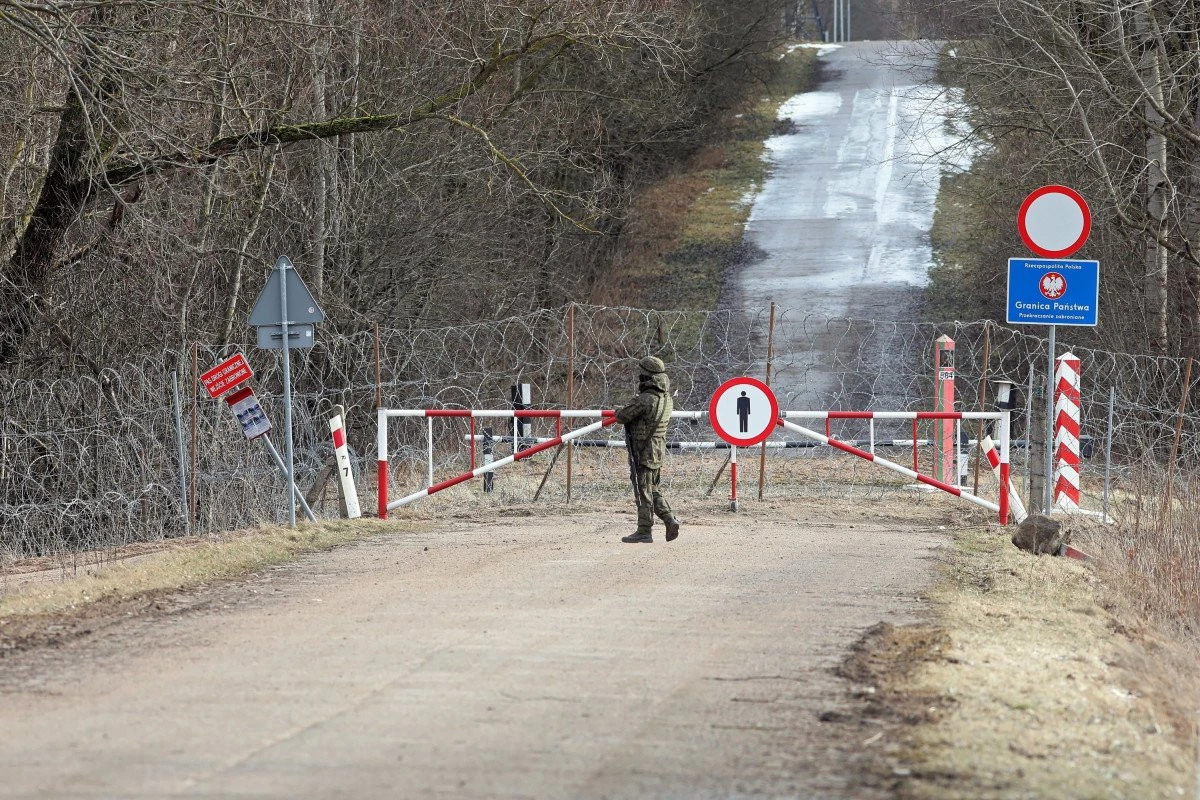 Polonia va închide punctul de trecere a frontierei cu Belarus