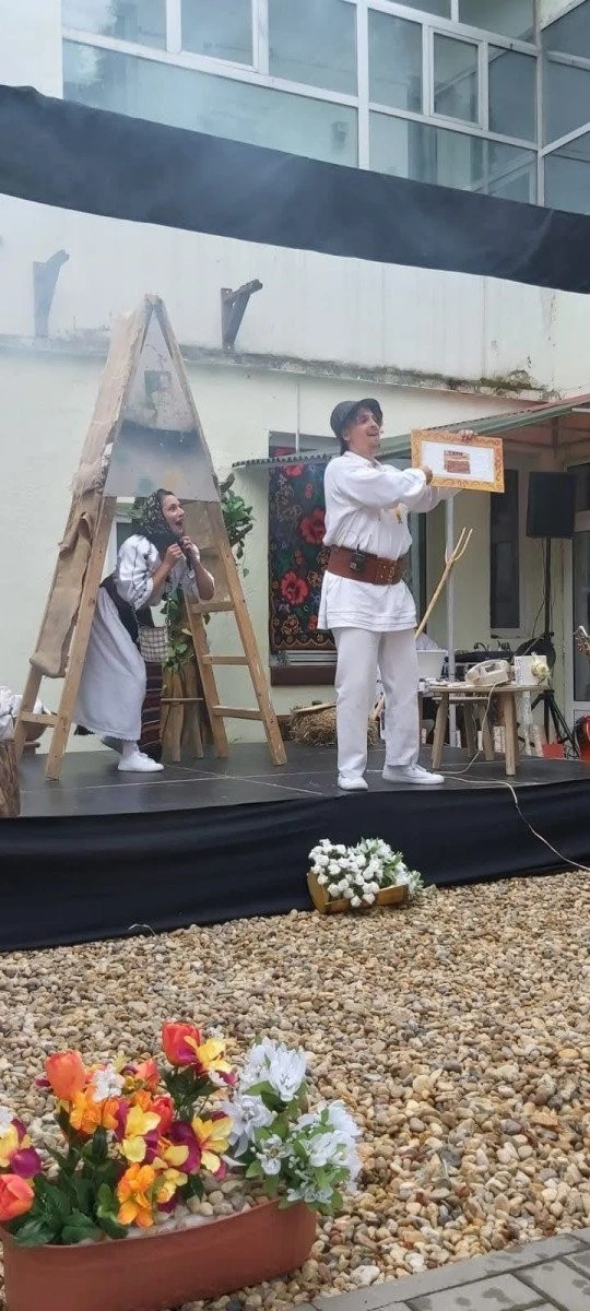 Poveste cu tâlc la Marionete