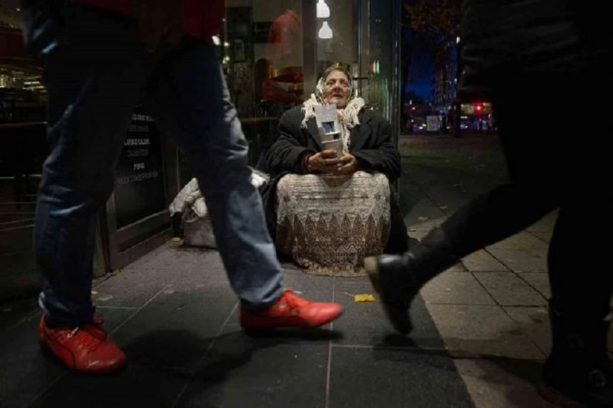 Povestea de viață a cerșetoarei românce rănită în atentatul din Stockholm