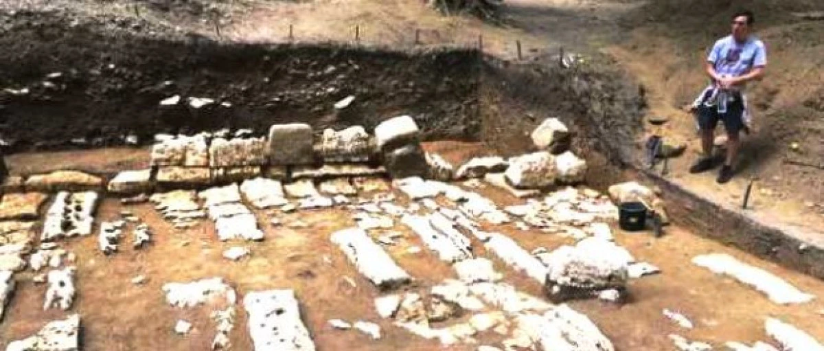Povestea drumului antic pavat, descoperit în Sarmizegetusa Regia