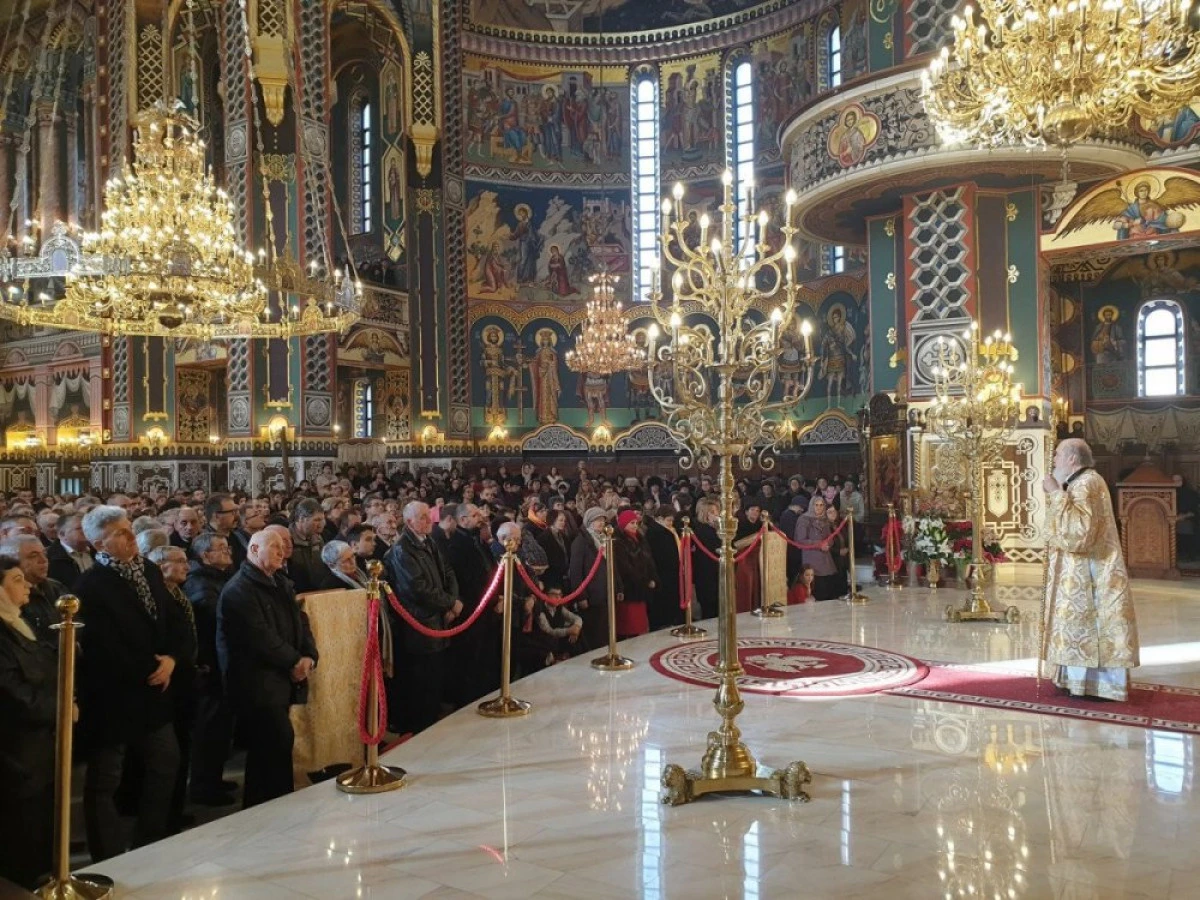 Praznicul Naşterii Domnului a fost sărbătorit la Catedrala Arhiepiscopală