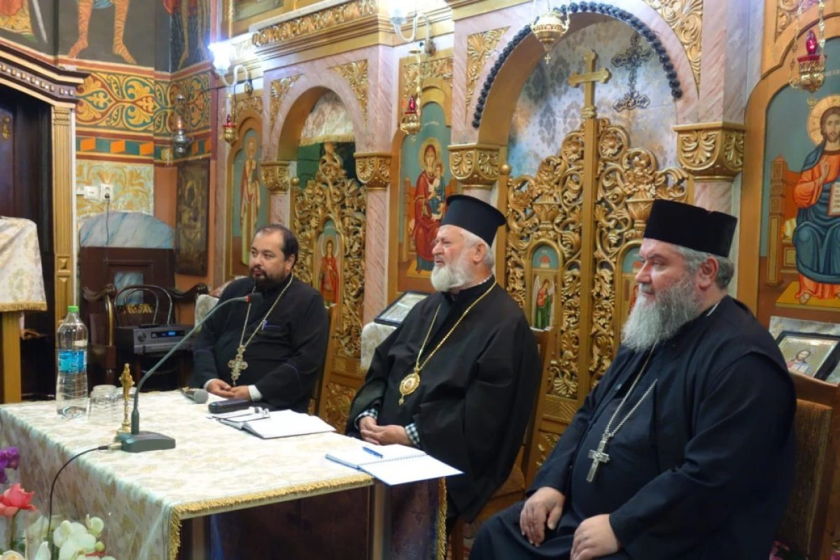 Preasfințitul Părinte Daniil Stoenescu, ucenicul Părintelui Arsenie Boca, a conferențiat în Parohia Cintei