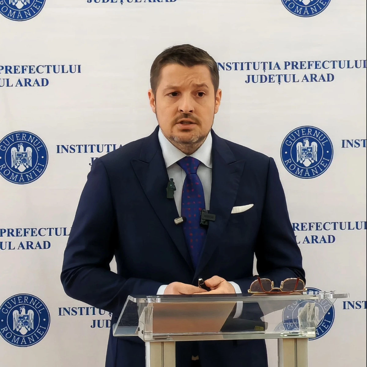 Prefectul Mihai Pașca îl acuză pe primarul Bibarț de „amatorism” în cazul transportului gratuit