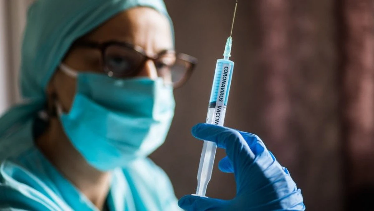 Premieră mondială: Un vaccin creat cu ajutorul inteligenței artificiale a fost testat pe oameni