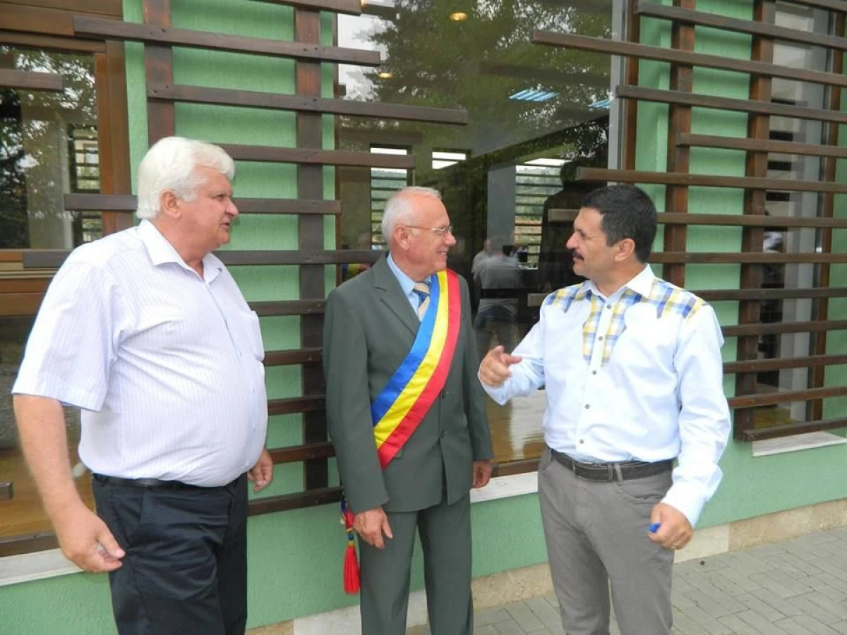 PRESEDINTELE CJA A INAUGURAT UN CENTRU DE INFORMARE TURISTICA LA PAULIS