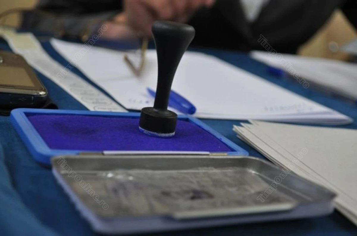 Prezidențiale 2019. Ce nu ai voie să faci în secția de votare