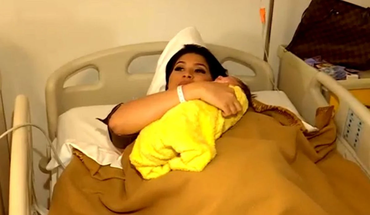 Prima imagine cu Roxana Dobre după ce a născut