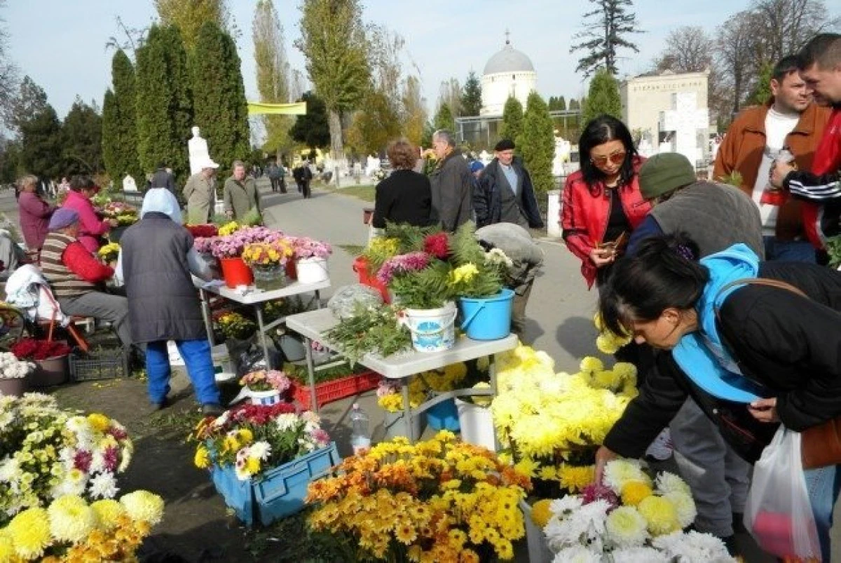 Primăria Arad a stabilit amplasamente pentru comerţul ambulant cu flori în Duminica Tomii