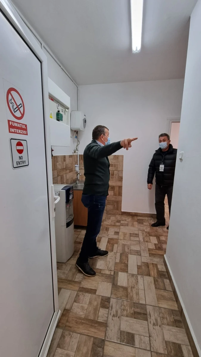 Primăria Arad deschide un centru de vaccinare în piața Obor