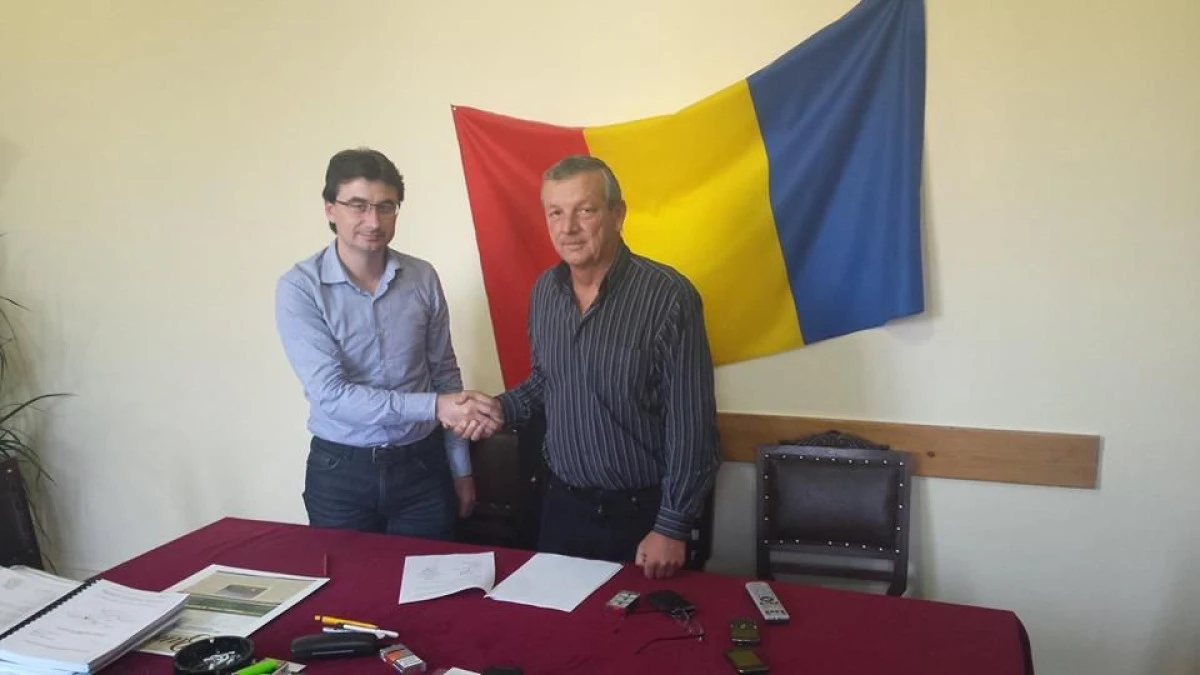 PRIMARIA LIPOVA A SEMNAT CONTRACTUL PENTRU REABILITAREA A 14 STRAZI 