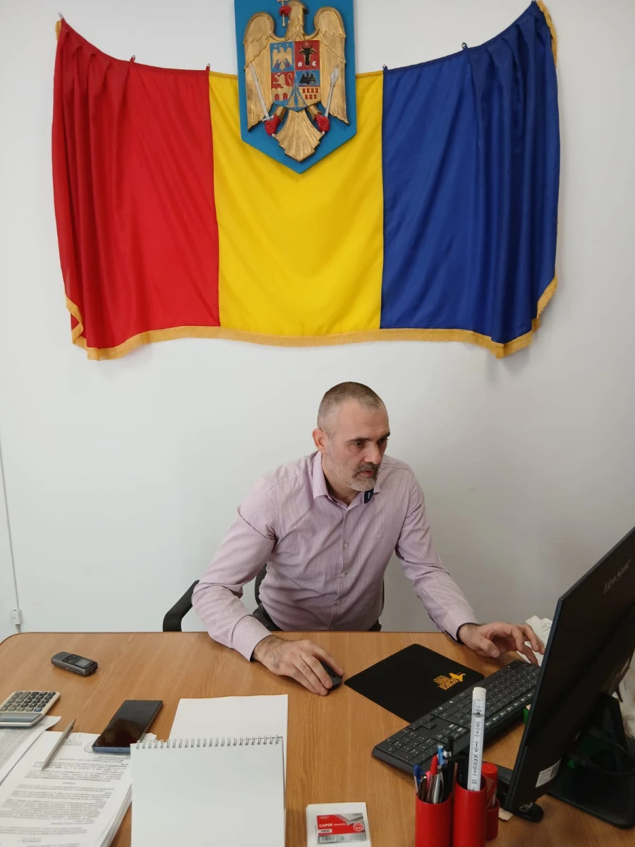 Primarul comunei Hălmăgel, Miron Nicolae Golea: „M-am reîntors cu gândul de a face ceva pentru cetățeni“