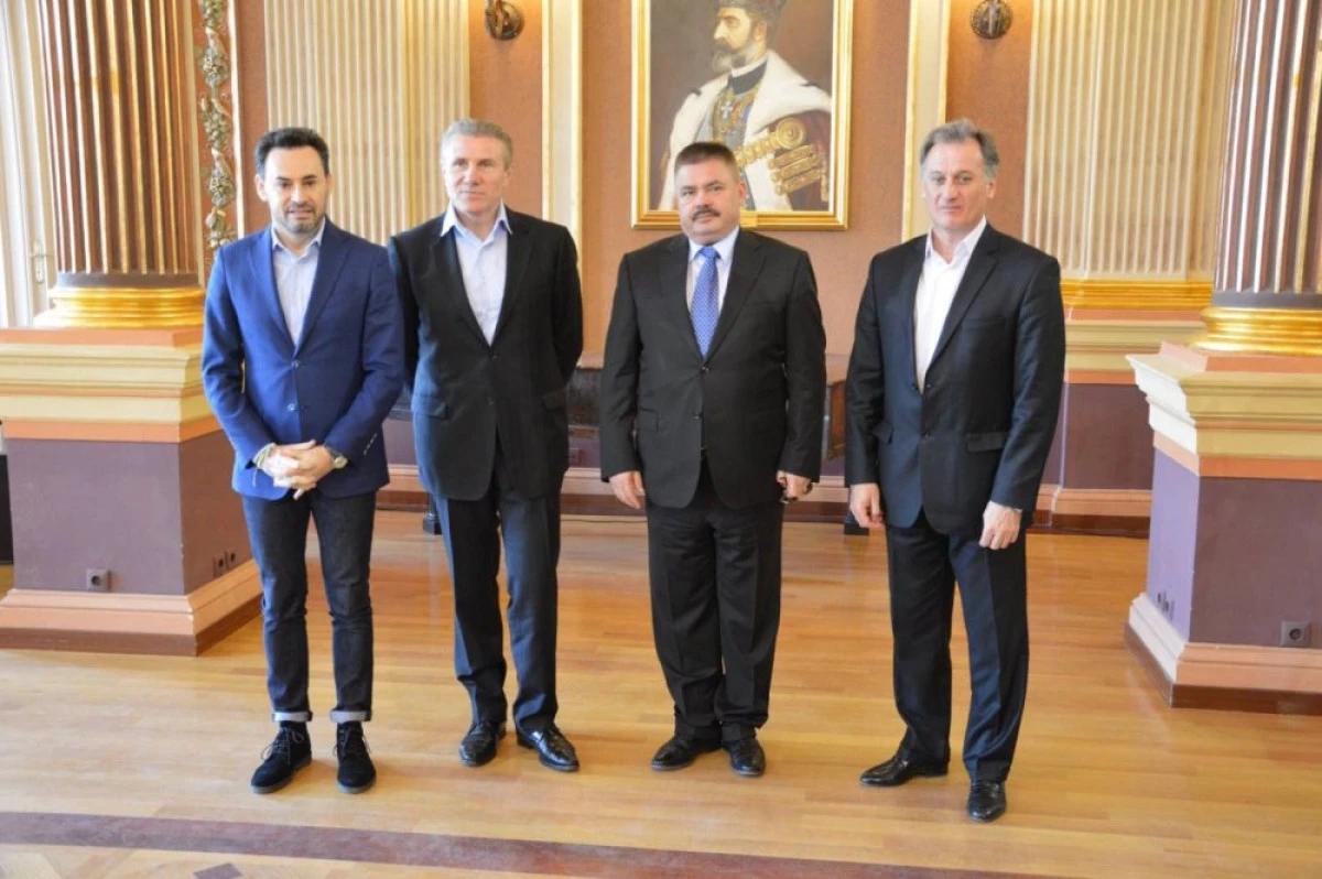 PRIMARUL FALCA S-A INTALNIT CU SERGHEY BUBKA SI ROBERT EMMYAN, MULTIPLI CAMPIONI LA SARITURI