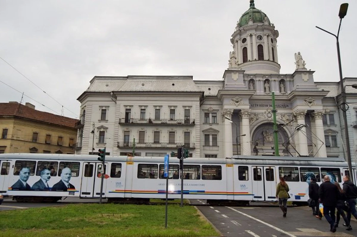 Primul tramvai dedicat Centenarului Marii Uniri, pus în circulație în Arad