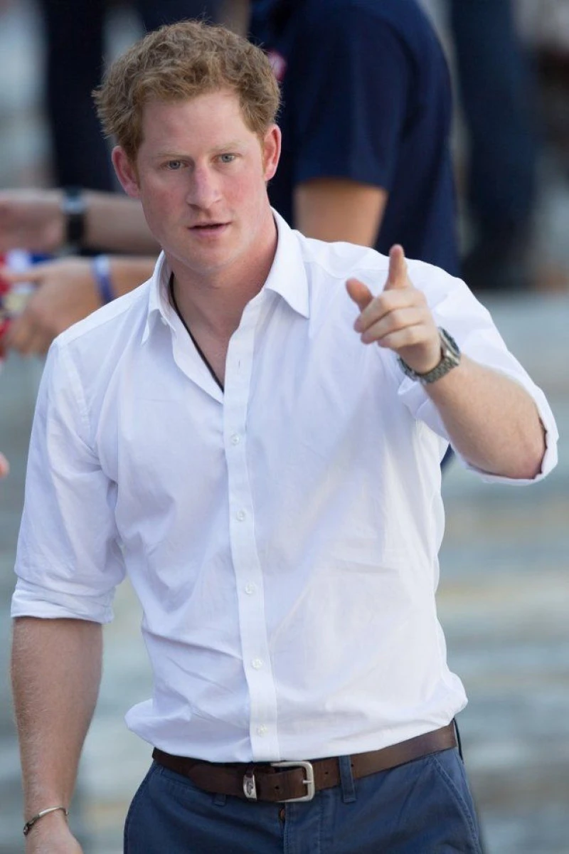 PRINTUL HARRY A FOST CERUT IN CASATORIE DE O AUSTRALIANCA! CE I-A RASPUNS