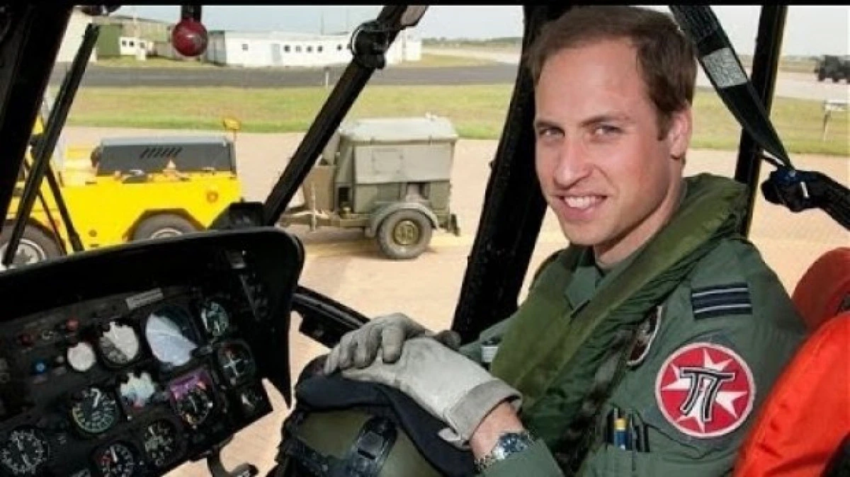 Prințul William renunță la slujba de pilot de ambulanță aeriană