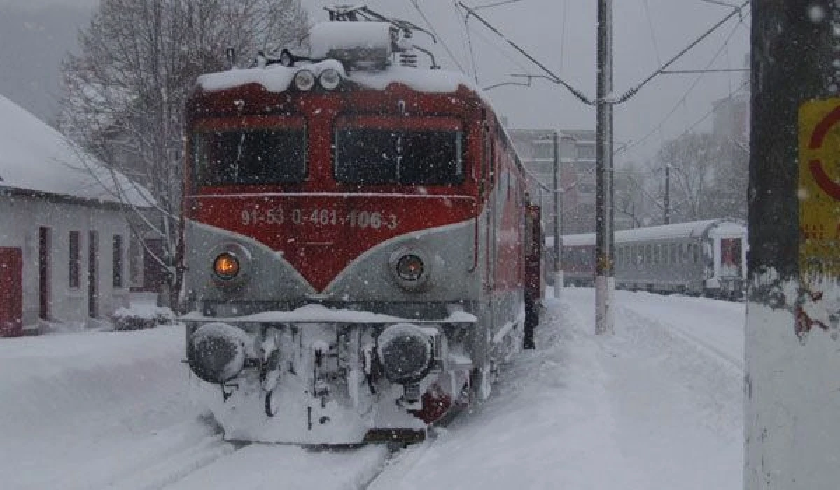 Probleme la CFR.Trenul de pe ruta Arad-București are 110 minute întârziere