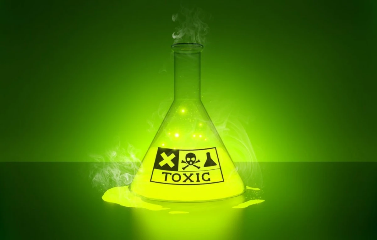 Produse toxice, depozitate în condiții improprii