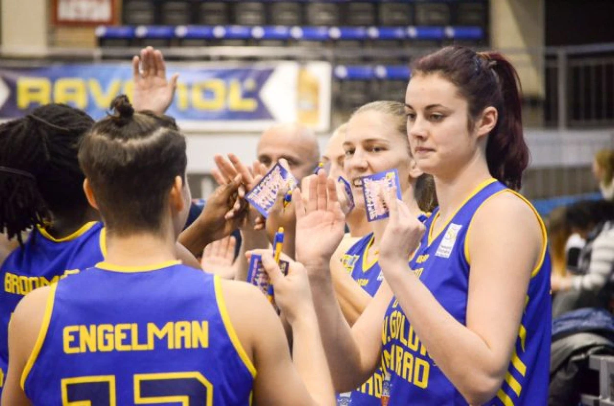 PROGRAMUL TURNEULUI FINAL AL LIGII EUROPEI. VEZI CE CADOU ISI POT FACE ARADENCELE DE 8 MARTIE