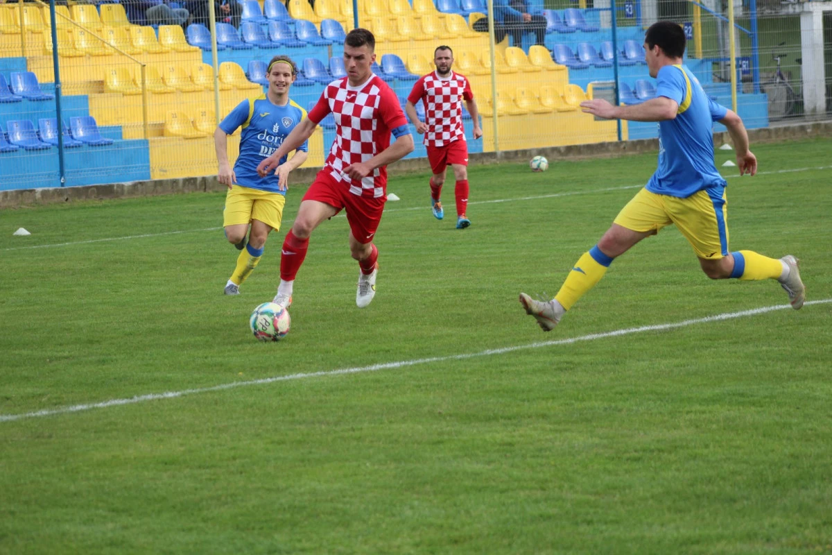 Progresul Pecica - Frontiera Curtici 2-2: gazdele conduc în play-out, dar au doar un punct obținut în ultimele două partide!